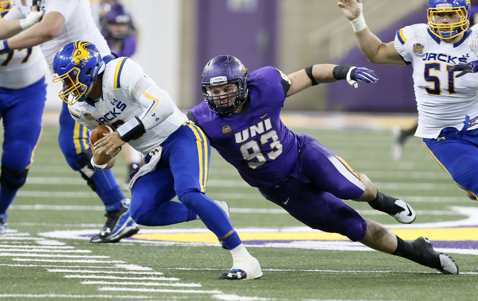 111916bp-uni-s-dakota-st-03